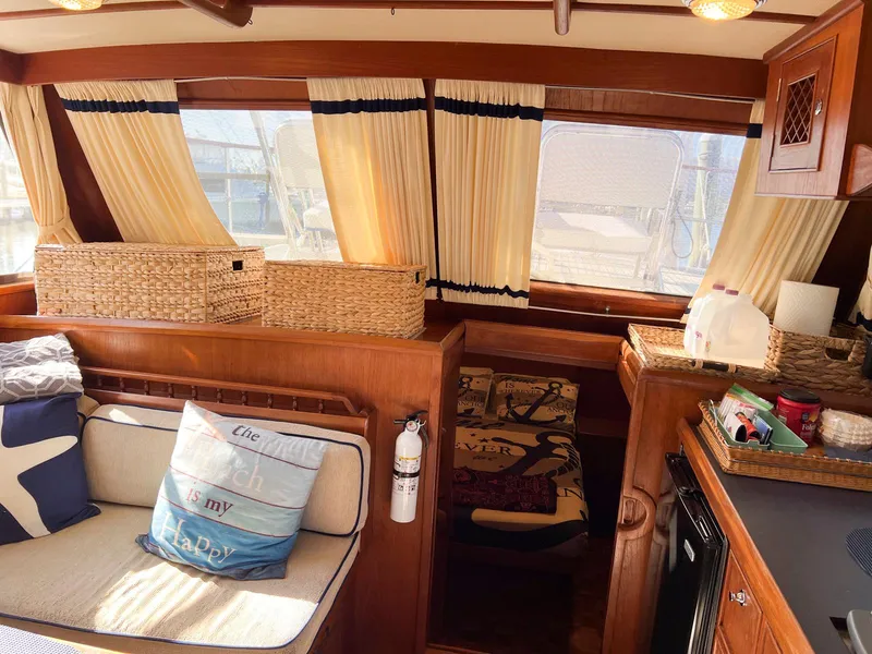 Slide: The Image of Lindmark 39 Trawler 1983 - 55