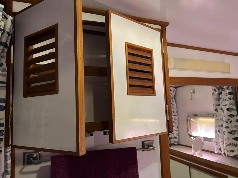 Slide: The Image of Lindmark 39 Trawler 1983 - 58