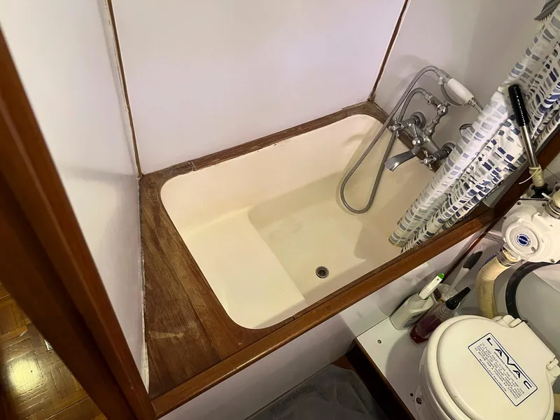 Slide: The Image of Lindmark 39 Trawler 1983 - 59