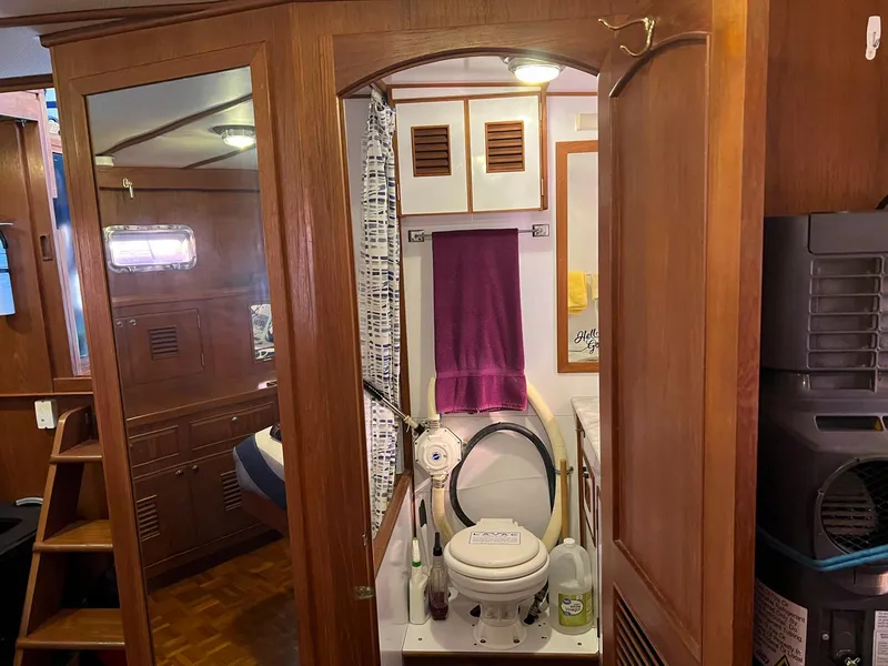 Slide: The Image of Lindmark 39 Trawler 1983 - 61