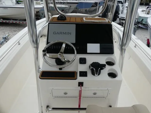 Slide: The Image of Bulls Bay 255CC 2025 - 10