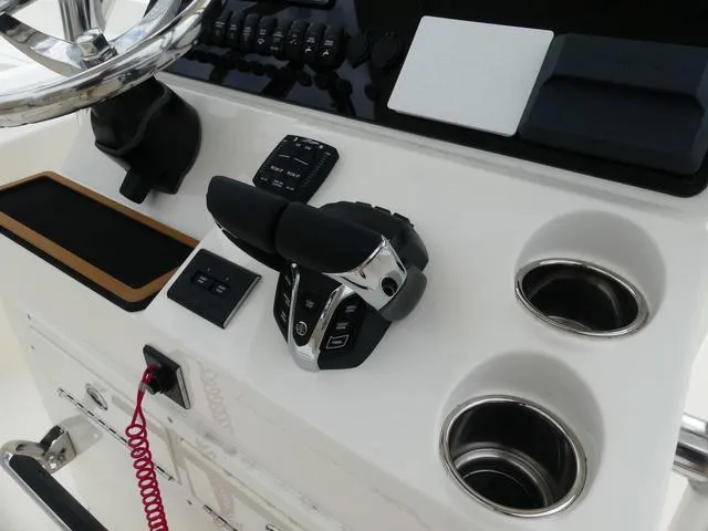 Slide: The Image of Bulls Bay 255CC 2025 - 13