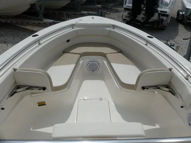 Slide: The Image of Bulls Bay 255CC 2025 - 17