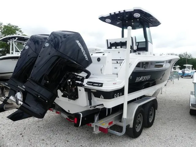 Slide: The Image of Blackfin 252 CC 2025 - 6