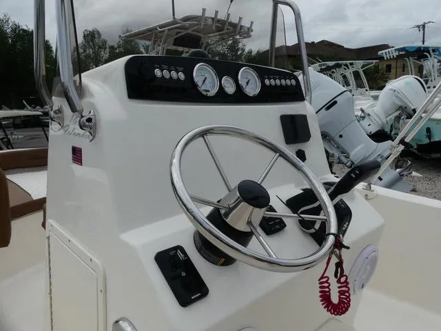 Slide: The Image of Pioneer 180 Islander 2025 - 16