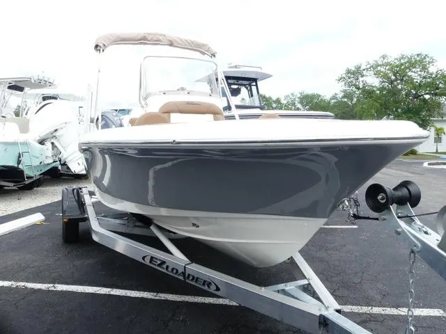 Slide: The Image of Pioneer 180 Islander 2025 - 3