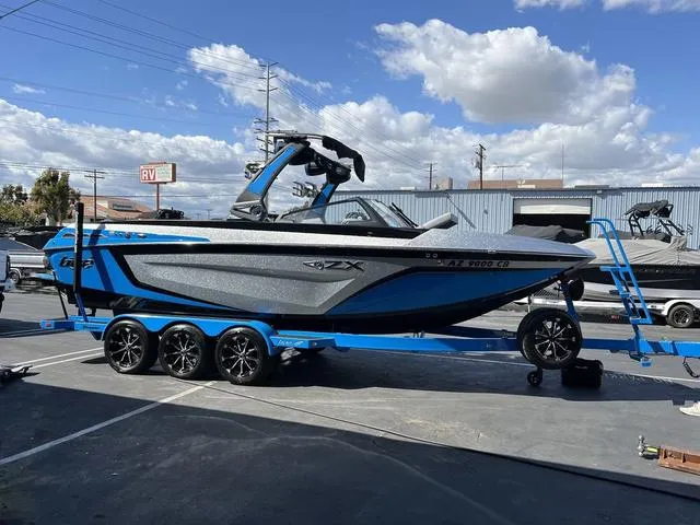 Slide: The Image of Tigé 25ZX 2020 - 1