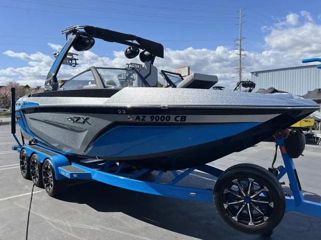 Slide: The Image of Tigé 25ZX 2020 - 2