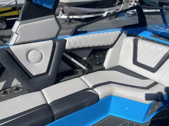 Slide: The Image of Tigé 25ZX 2020 - 5