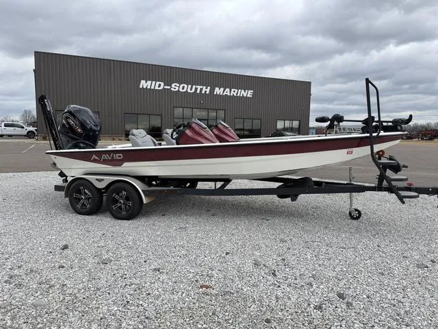 The Image of Avid 20 XB 2022 - 1