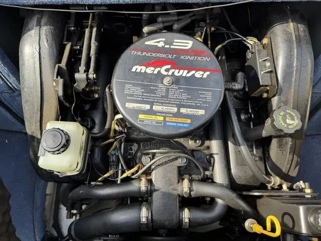 Slide: The Image of Sea Ray 185 1999 - 12