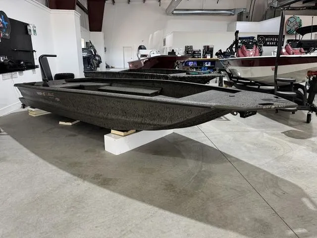 Slide: The Image of War Eagle 750 Gladiator 2025 - 1