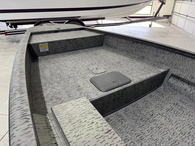 Slide: The Image of War Eagle 750 Gladiator 2025 - 4