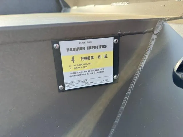 Slide: The Image of 2025 Edge Duck Boats 550 SPORTSMAN capacity label, 4 persons or 491 lbs limit. - 6