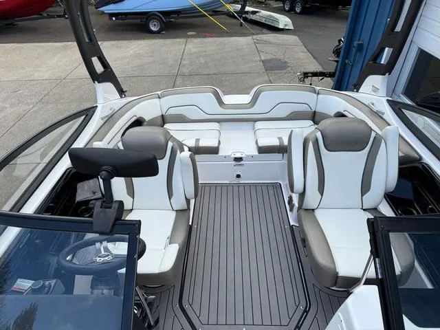 Slide: The Image of Yamaha 212 Limited S 2018 - 5