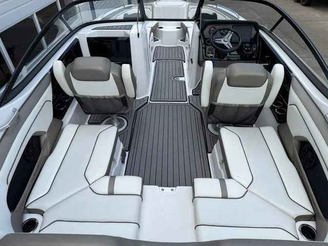 Slide: The Image of Yamaha 212 Limited S 2018 - 9