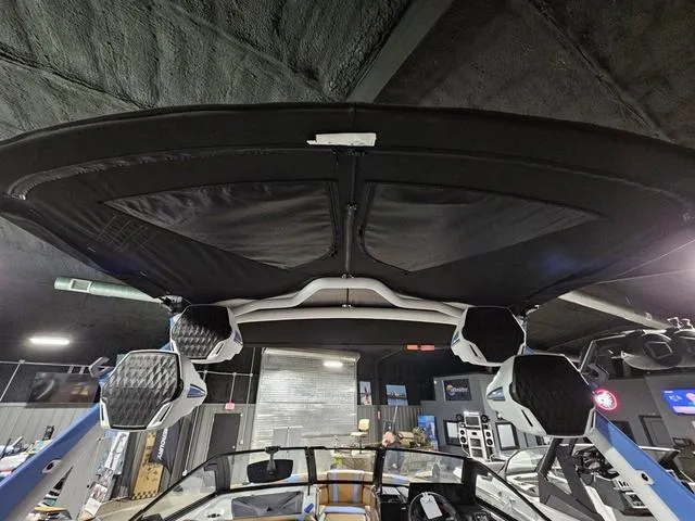 Slide: The Image of Malibu Wakesetter Lsv 23 2025 - 54