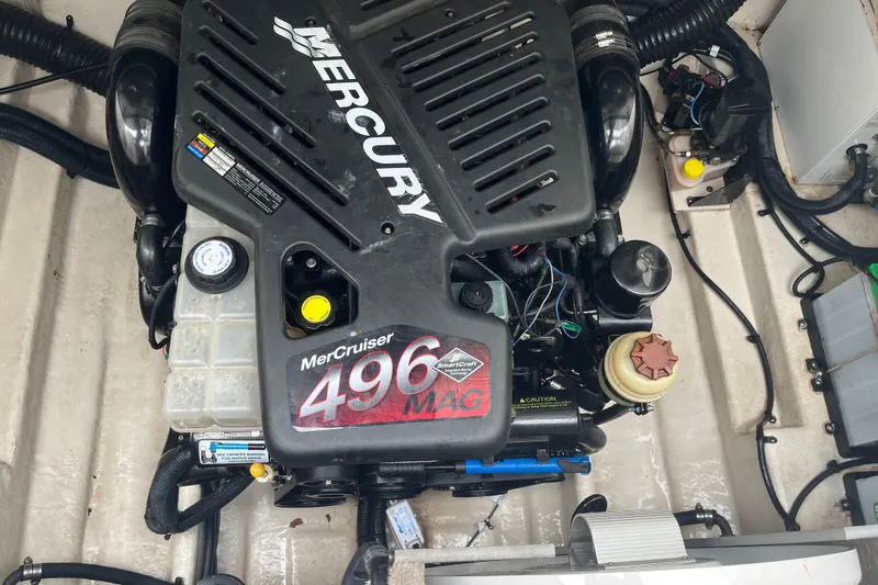 Slide: The Image of MerCruiser 496 MAG engine in 2005 Sea Ray 280 Sundancer boat. - 32