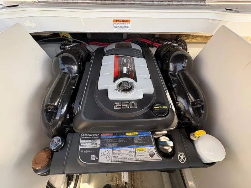 Slide: The Image of Crownline Boats 215 SS 2019 - 65