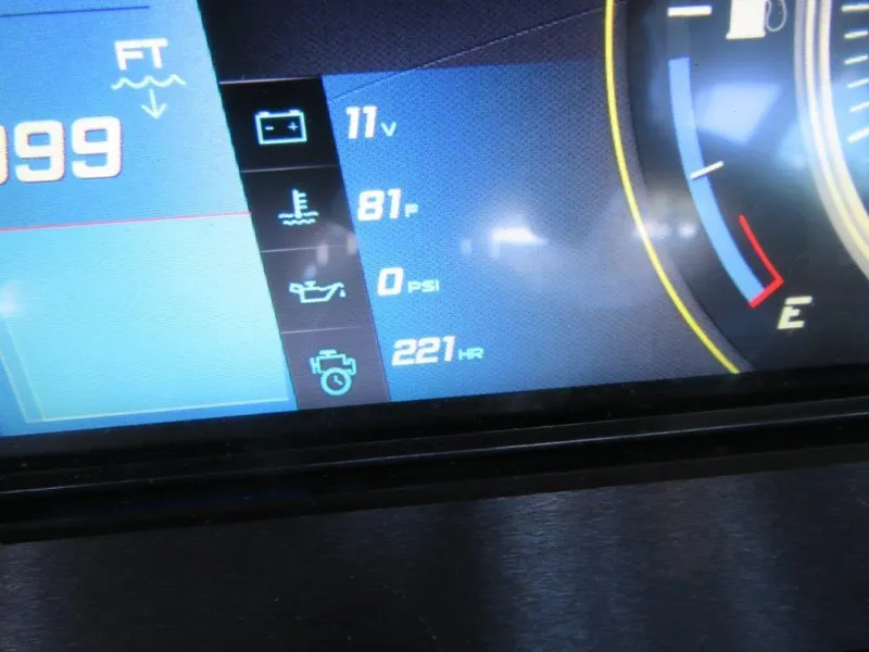 Slide: The Image of Dashboard display of a 2017 Centurion Ri237 showing 11V, 81°F, 0 PSI, 221 hours. - 9