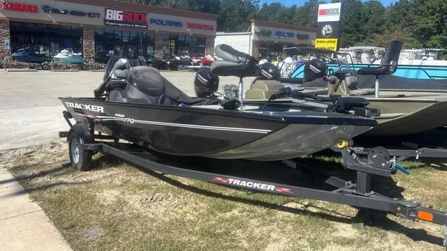 Slide: The Image of Tracker TRACKER PRO TEAM 170 W/50 HP 2024 - 8