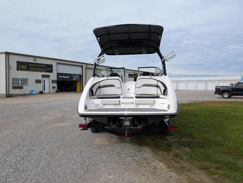 Slide: The Image of 2017 Yamaha Boats 242X E-Series at Hilltop Marine, rear view. - 6