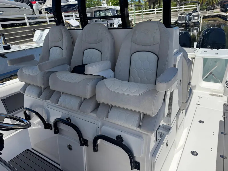 Slide: The Image of Sea Fox 368 Commander 2022 - 51