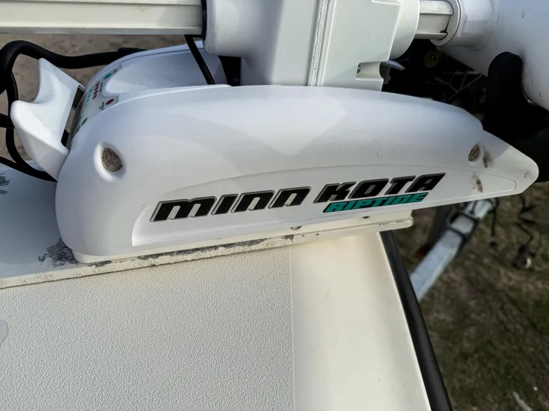 Slide: The Image of Minn Kota Riptide motor on 2016 ShearWater 25LTZ boat. - 14