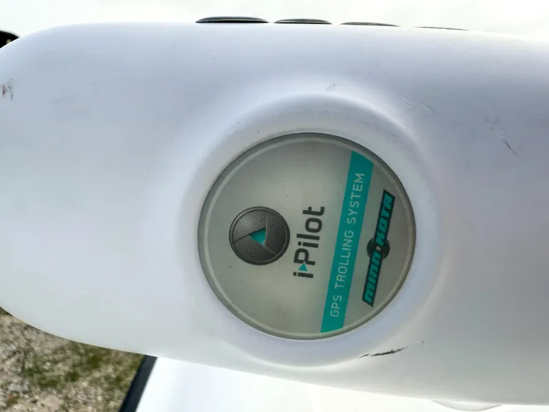 Slide: The Image of i-Pilot GPS trolling system on 2016 ShearWater 25LTZ boat. - 15