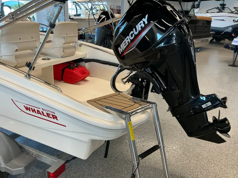 Slide: The Image of Boston Whaler 130 Super Sport 2025 - 5