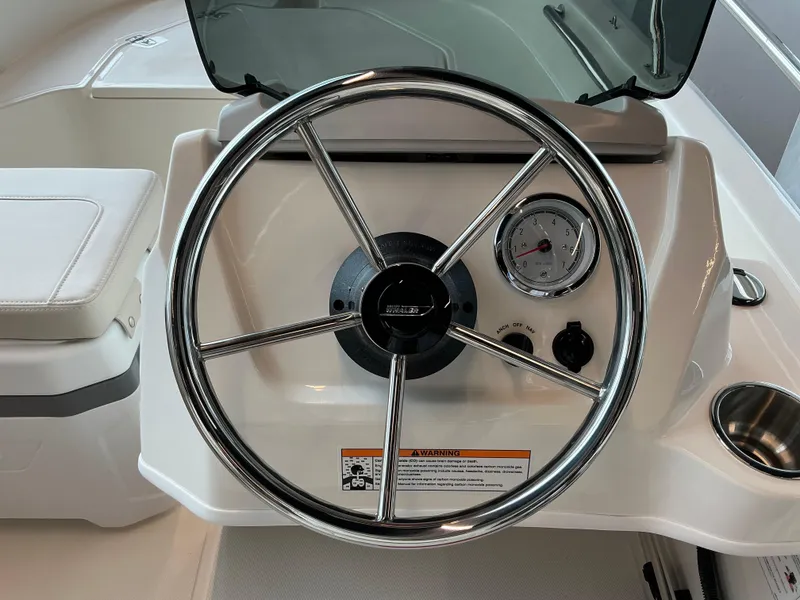 Slide: The Image of Boston Whaler 130 Super Sport 2025 - 7