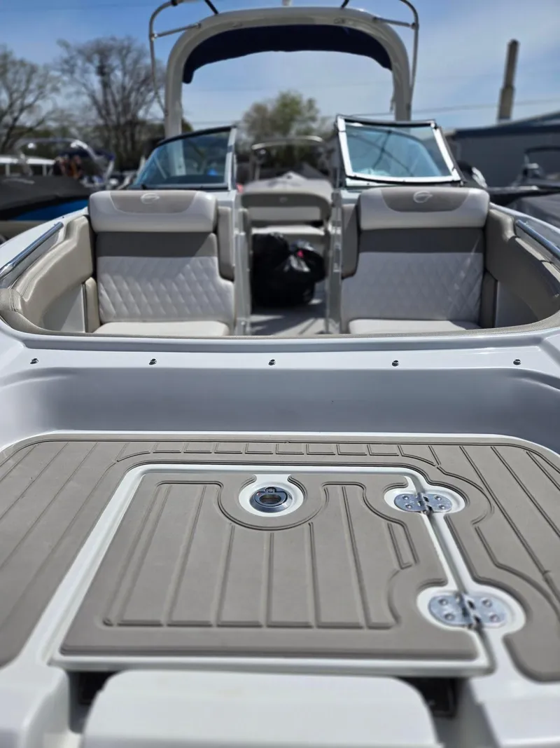 Slide: The Image of Crownline Boats E-275 2019 - 19