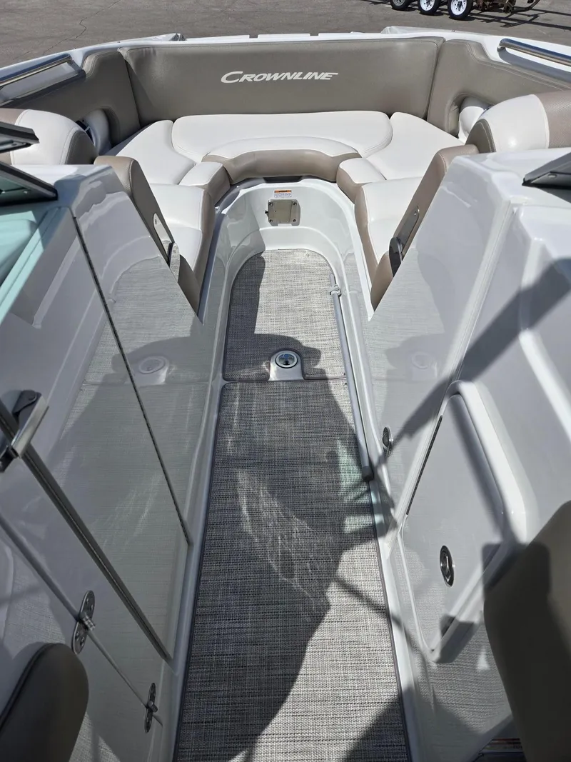 Slide: The Image of Crownline Boats E-275 2019 - 20