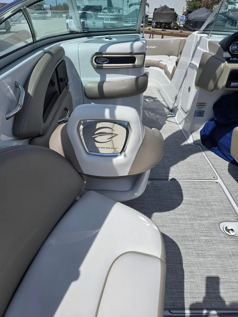 Slide: The Image of Crownline Boats E-275 2019 - 21