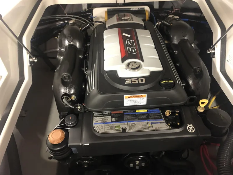 Slide: The Image of Crownline Boats E-275 2019 - 31