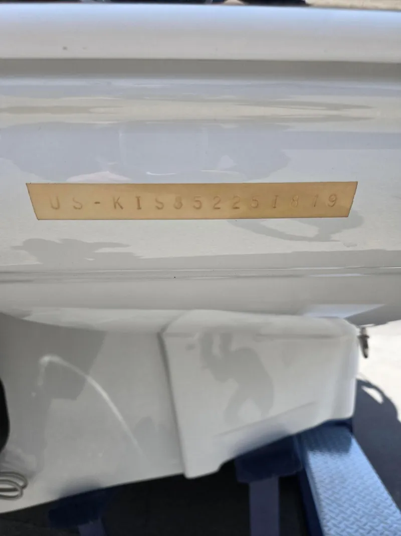 Slide: The Image of Crownline Boats E-275 2019 - 32