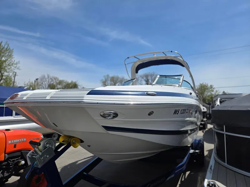 Slide: The Image of Crownline Boats E-275 2019 - 4