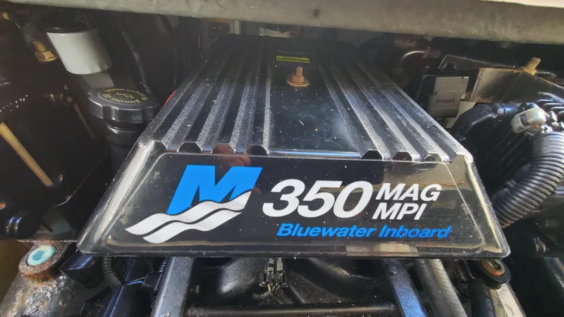 Slide: The Image of Engine of 2001 Sea Ray 310 Sundancer with 350 MAG MPI Bluewater Inboard. - 20