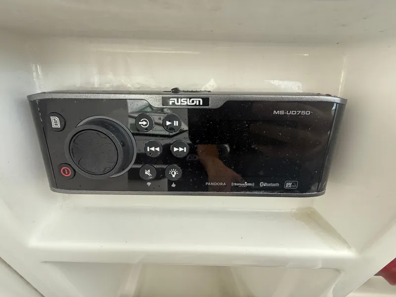 Slide: The Image of Fusion marine stereo system on a 2018 Monterey 298 Super Sport boat. - 28