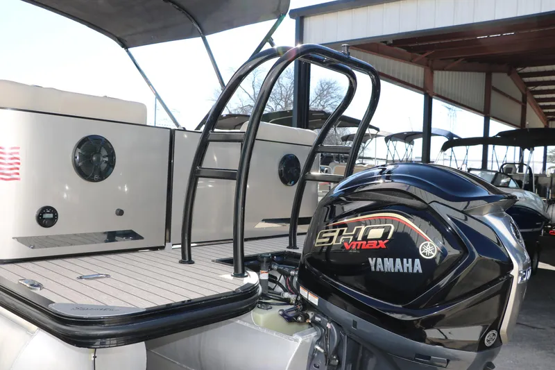 Slide: The Image of 2022 Silver Wave 2410 SW5 CLS pontoon boat with Yamaha SHO VMAX engine. - 11