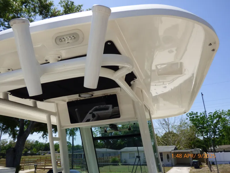 Slide: The Image of Boston Whaler 250 Outrage 2018 - 60
