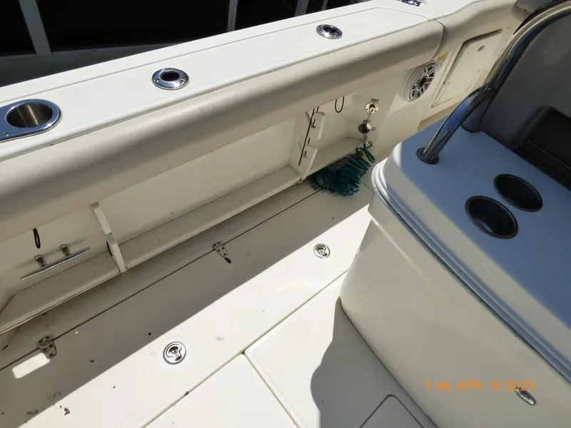 Slide: The Image of Boston Whaler 250 Outrage 2018 - 57