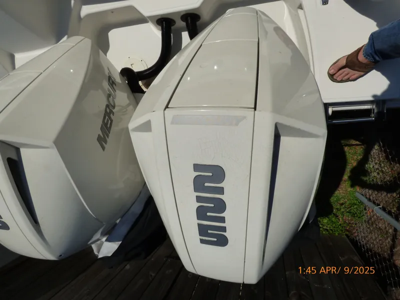 Slide: The Image of Boston Whaler 250 Outrage 2018 - 51