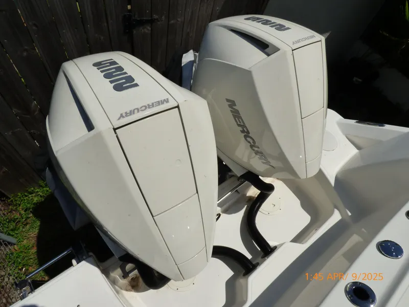 Slide: The Image of Boston Whaler 250 Outrage 2018 - 52