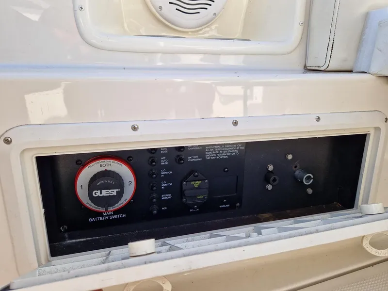 Slide: The Image of Control panel of a 2006 Monterey 270 Cruiser boat with battery switch. - 33