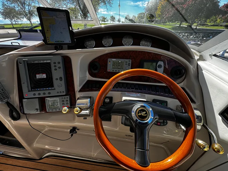 Slide: The Image of Sea Ray 390 Motor Yacht 2004 - 16