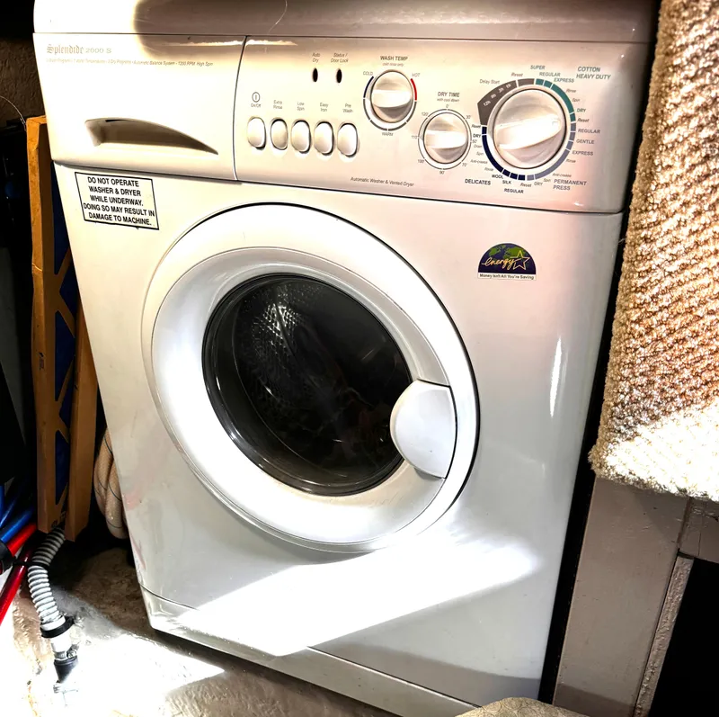 Slide: The Image of Sea Ray 390 Motor Yacht 2004 - 24