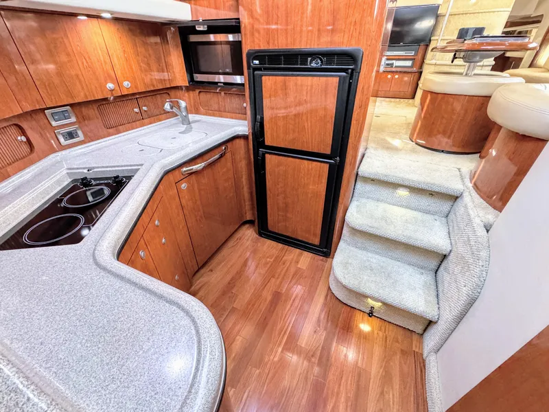 Slide: The Image of Sea Ray 390 Motor Yacht 2004 - 26