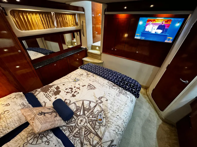 Slide: The Image of Sea Ray 390 Motor Yacht 2004 - 29