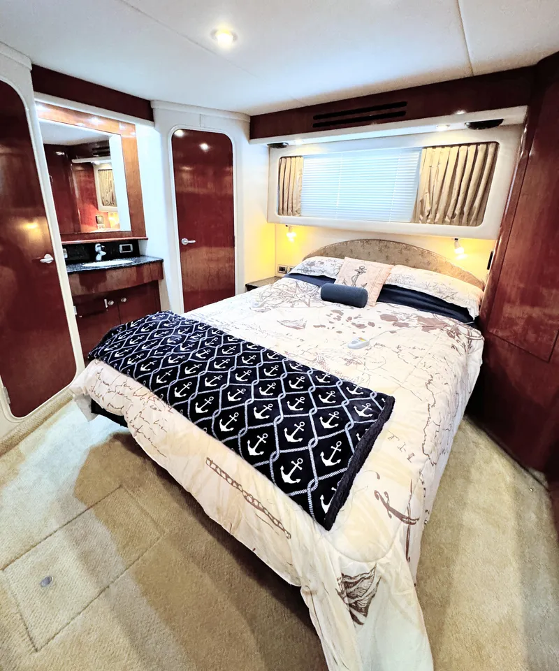 Slide: The Image of Sea Ray 390 Motor Yacht 2004 - 30